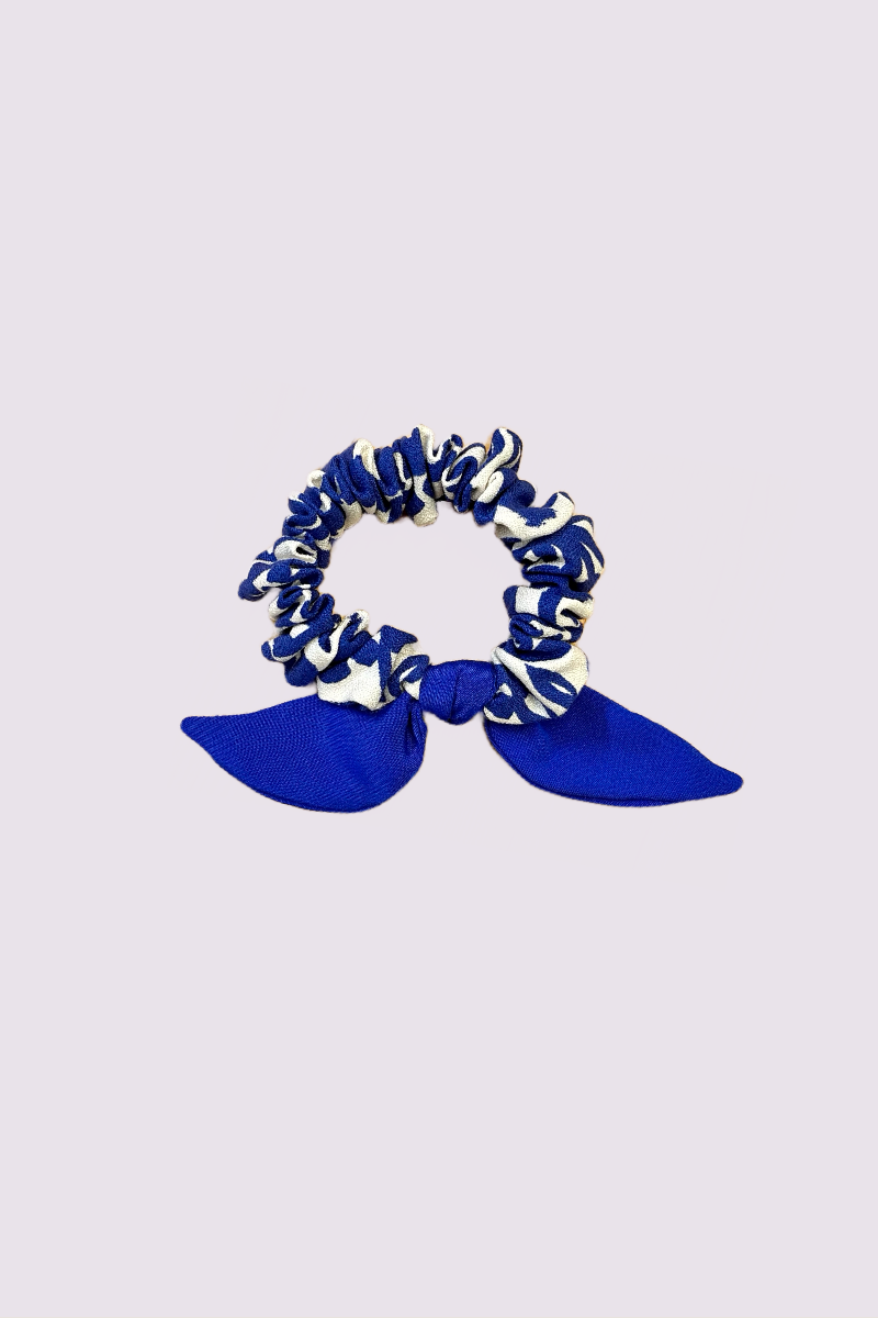 Hairband with bow