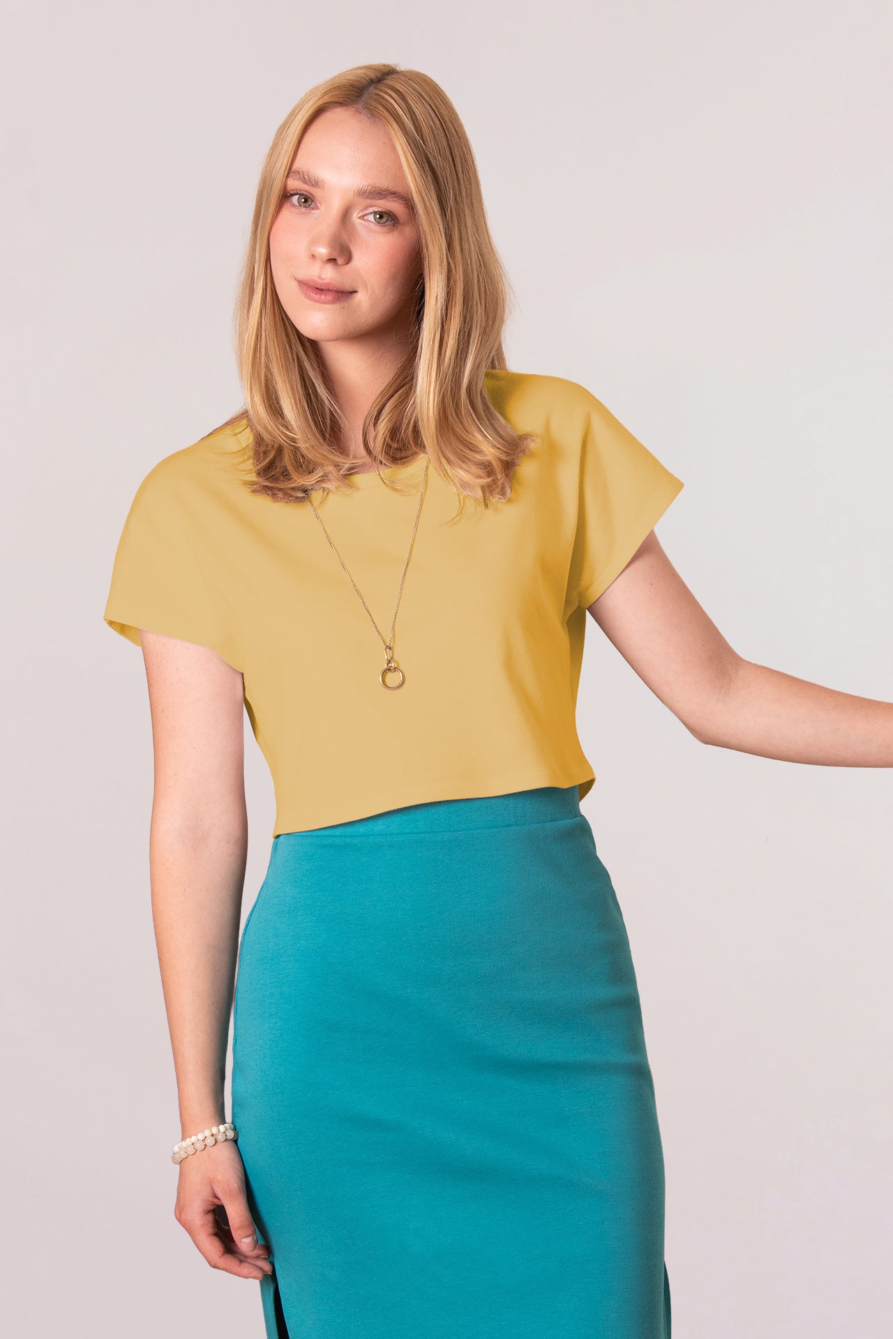 l'amour est bleu cropped top