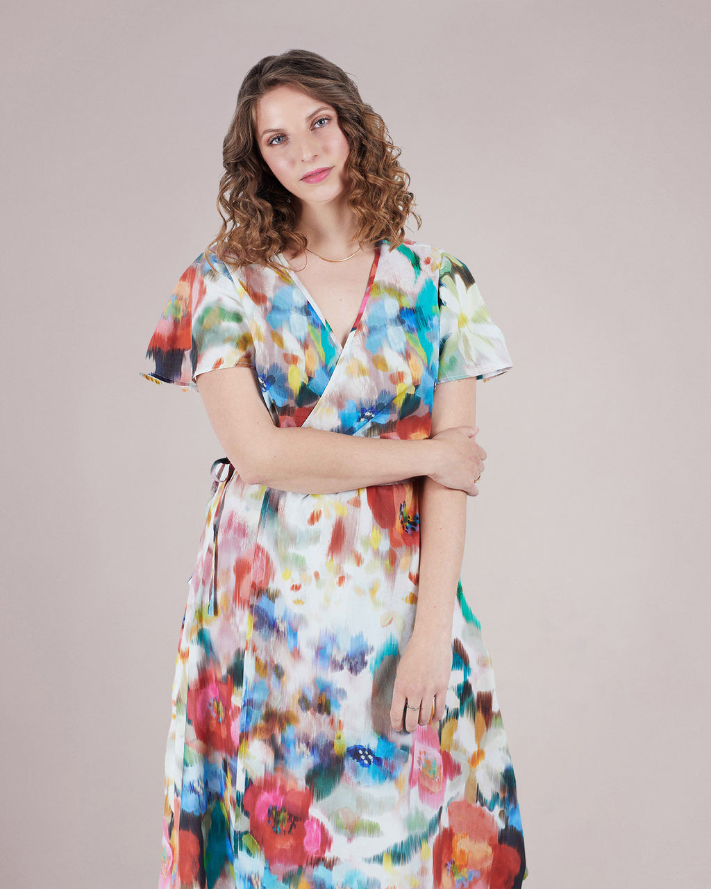 Geblümtes Wickelkleid