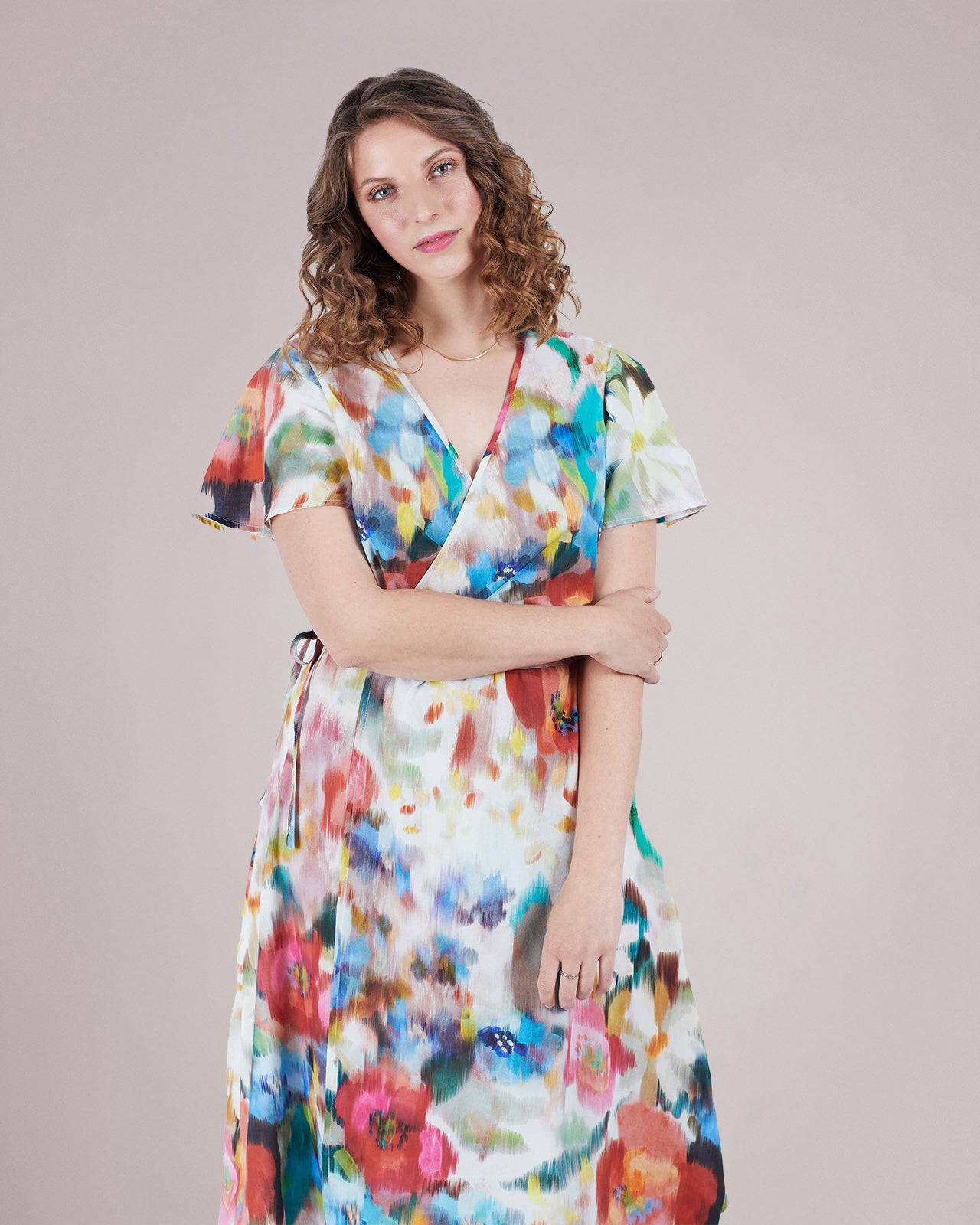 Geblümtes Wickelkleid