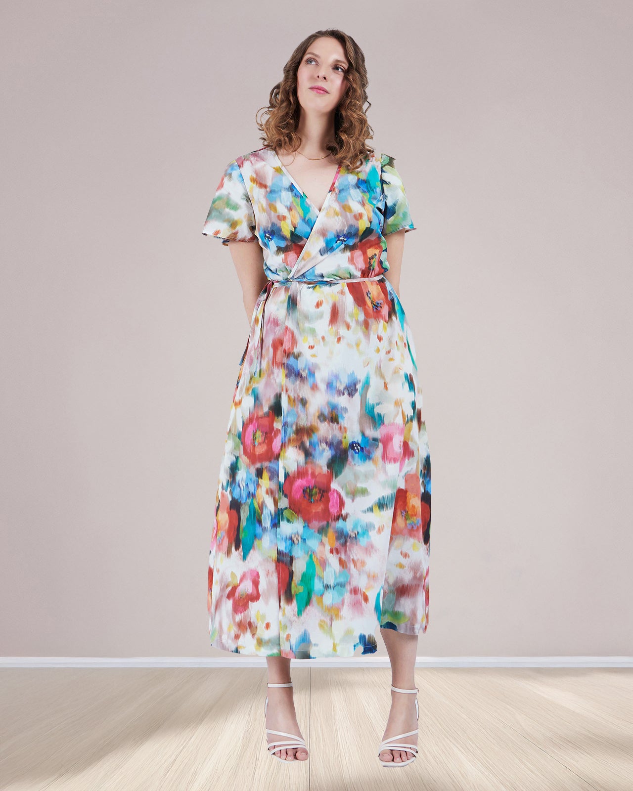 Geblümtes Wickelkleid