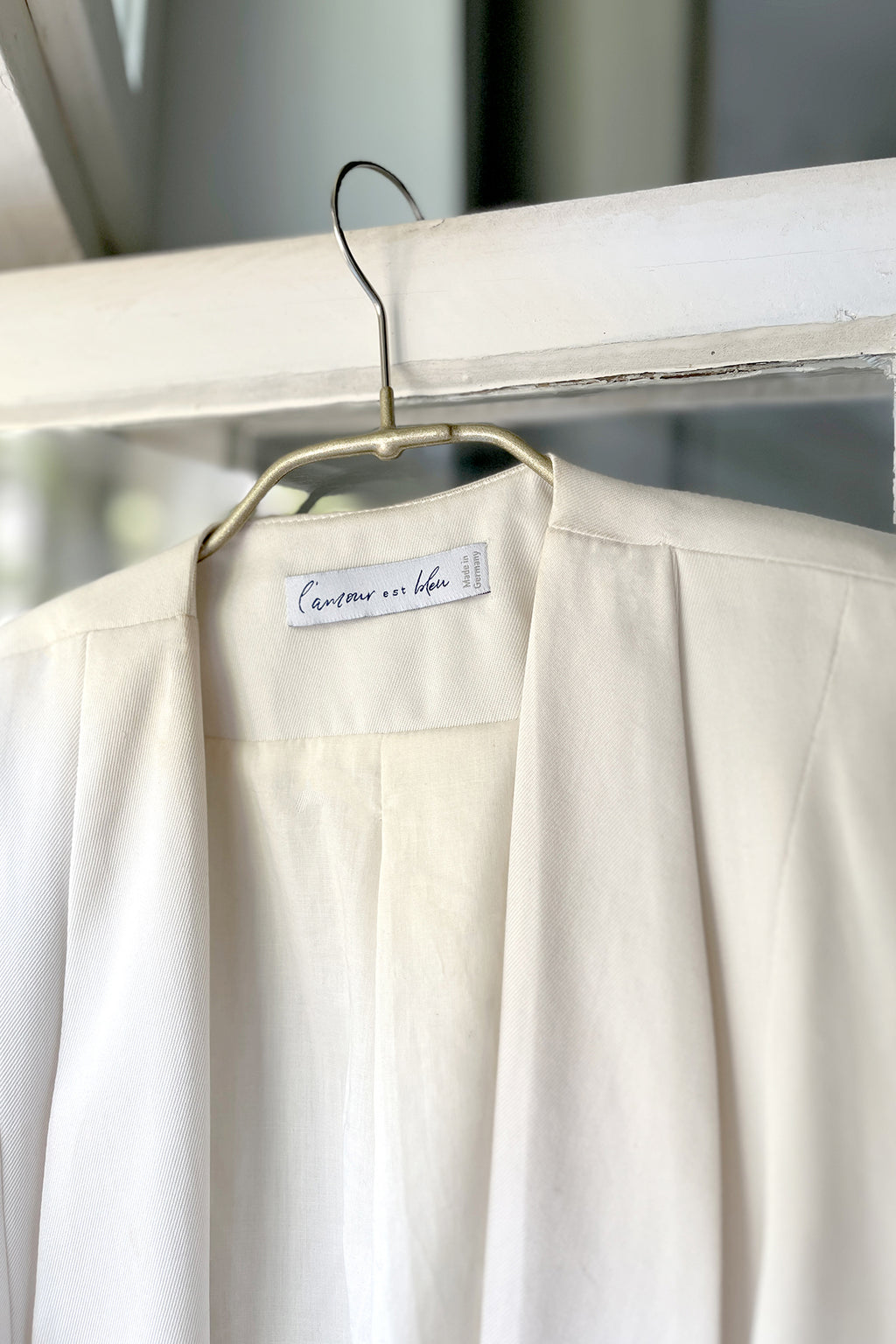 Cropped Minimal Blazer