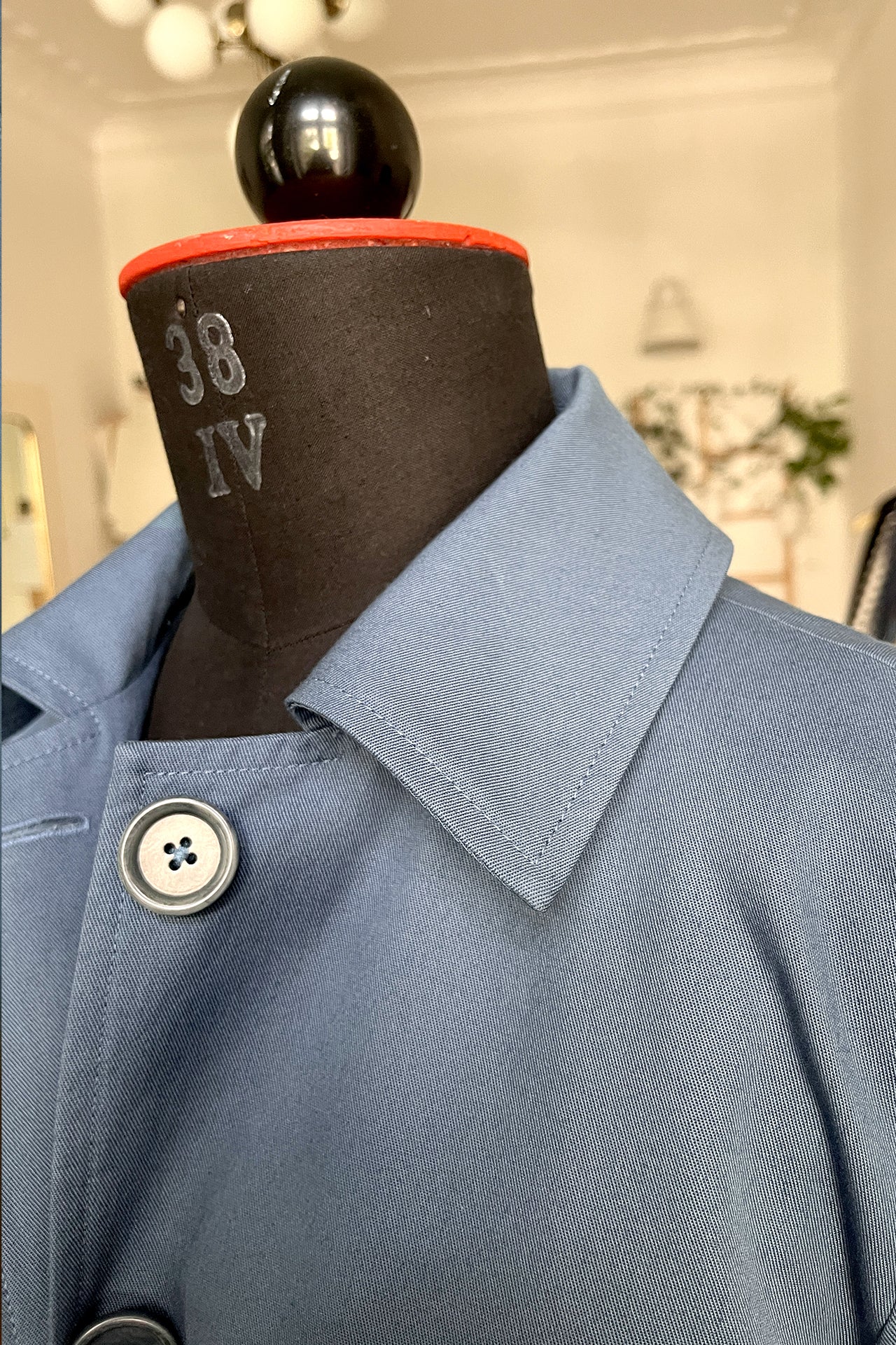 l'amour est bleu kurzer Trenchcoat