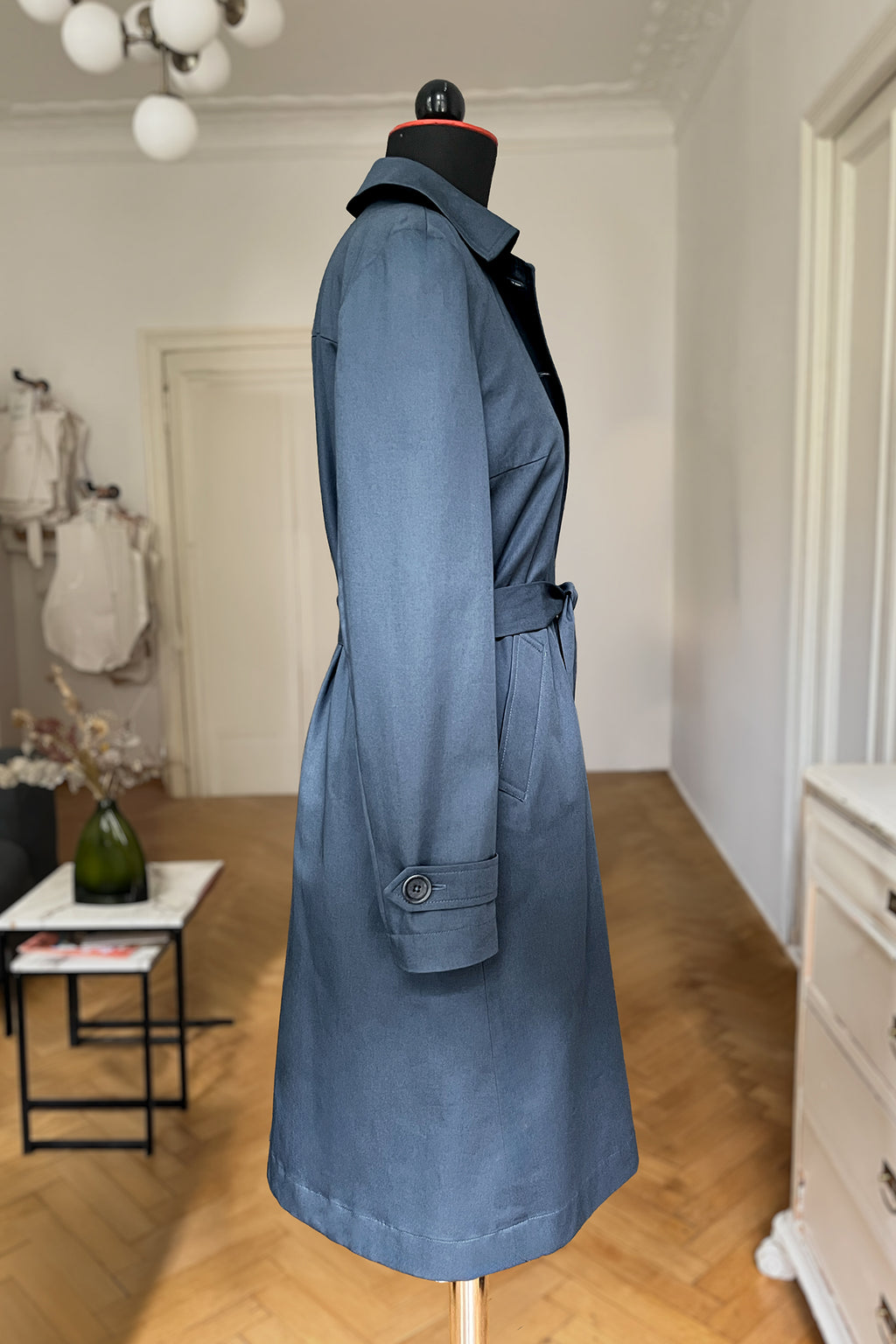 l'amour est bleu kurzer Trenchcoat