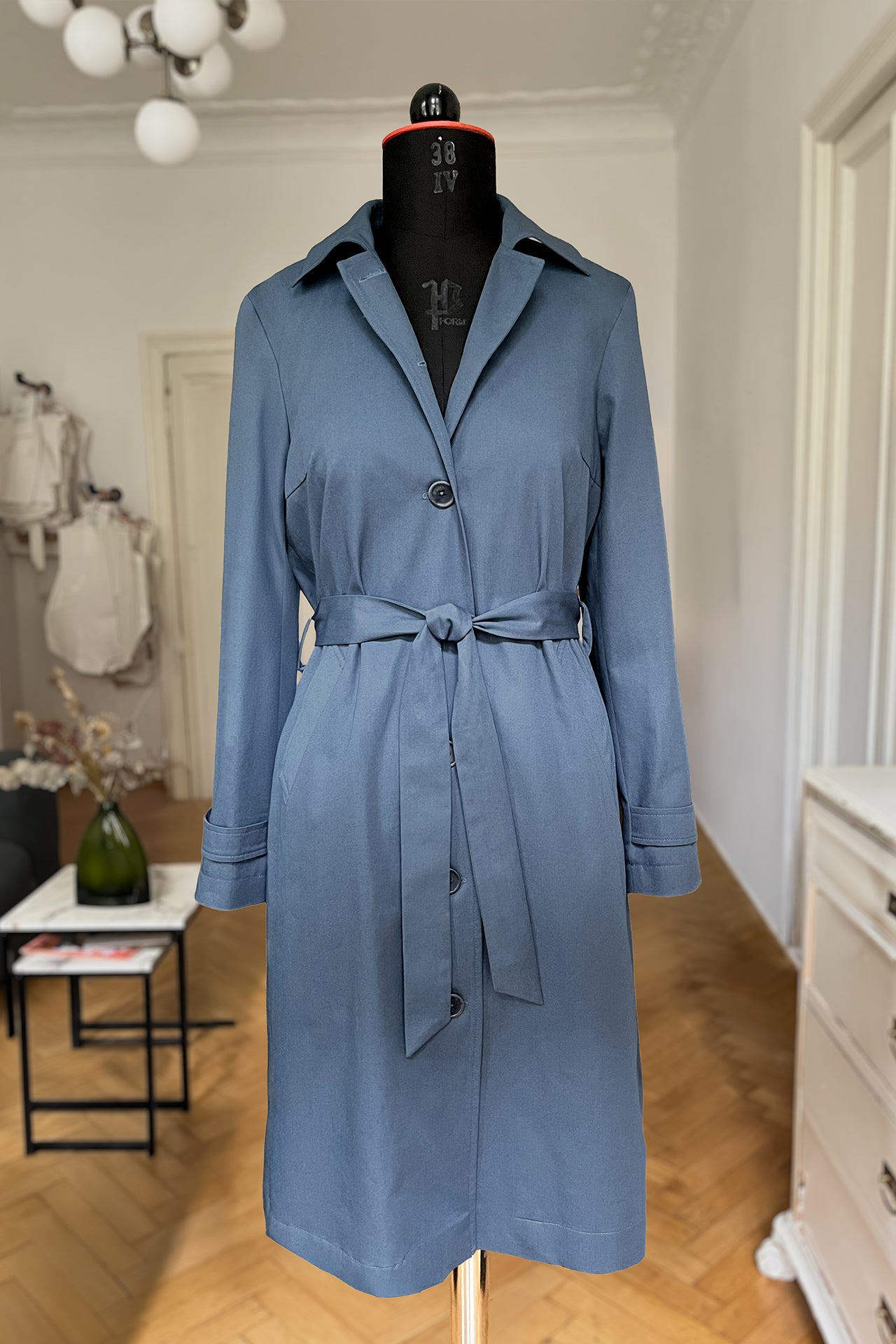 l'amour est bleu kurzer Trenchcoat