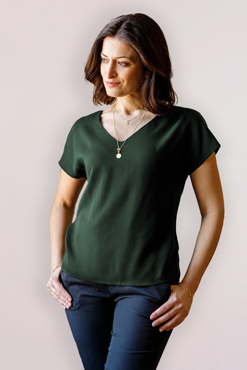 l'amour est bleu Kurzarm Tencel Bluse V-Ausschnitt deep green