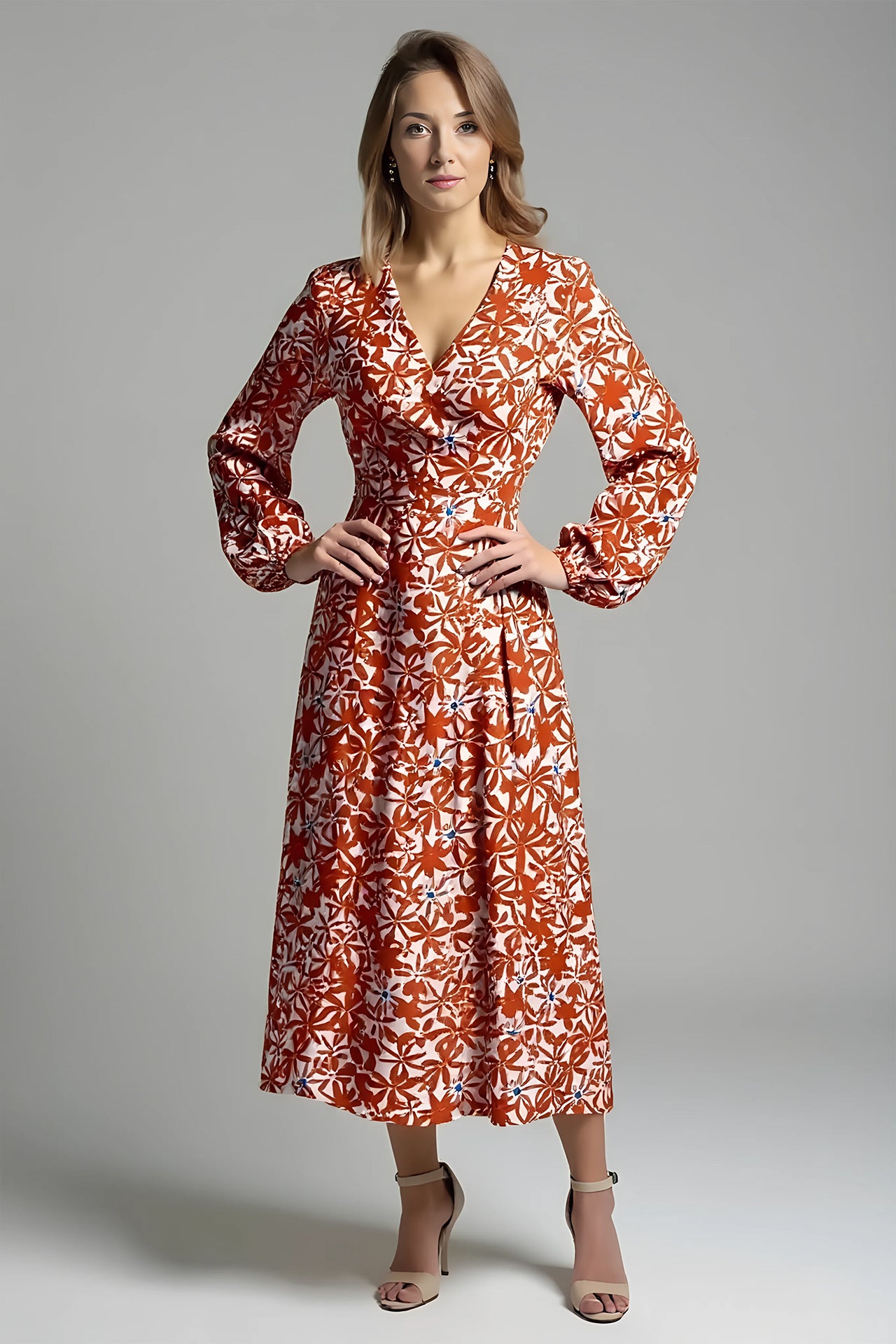 l'amour est bleu geblümtes Wickelkleid