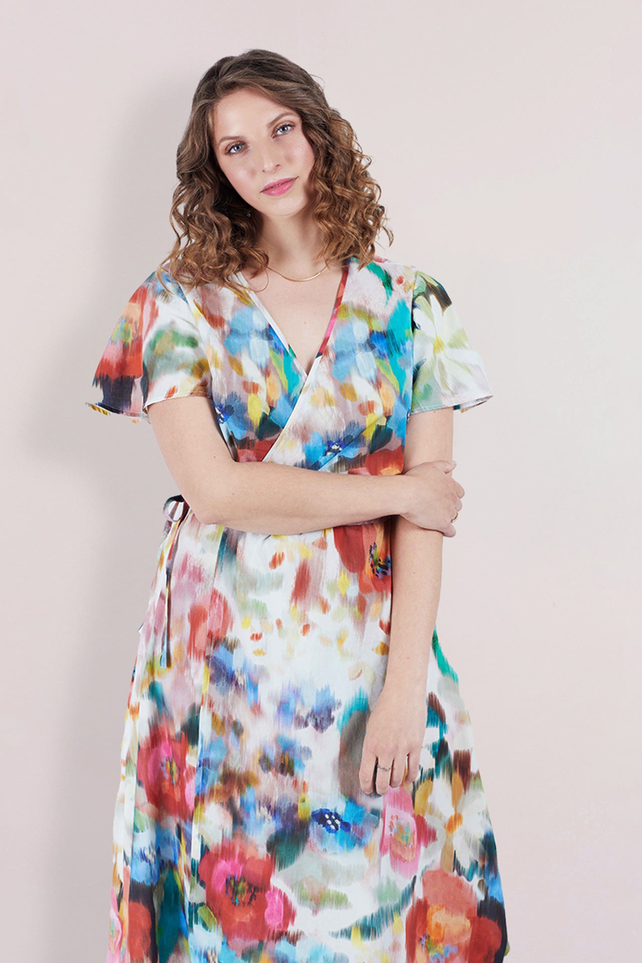 Geblümtes Wickelkleid